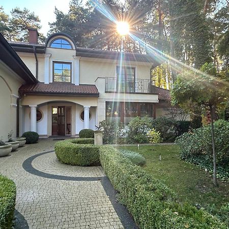 Luxury Villa Indoor Pool Warsaw Magdalenka المظهر الخارجي الصورة