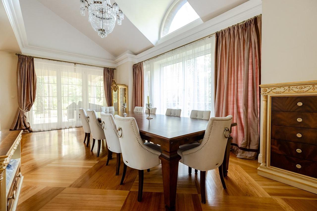 Luxury Villa Indoor Pool Warsaw Magdalenka المظهر الخارجي الصورة